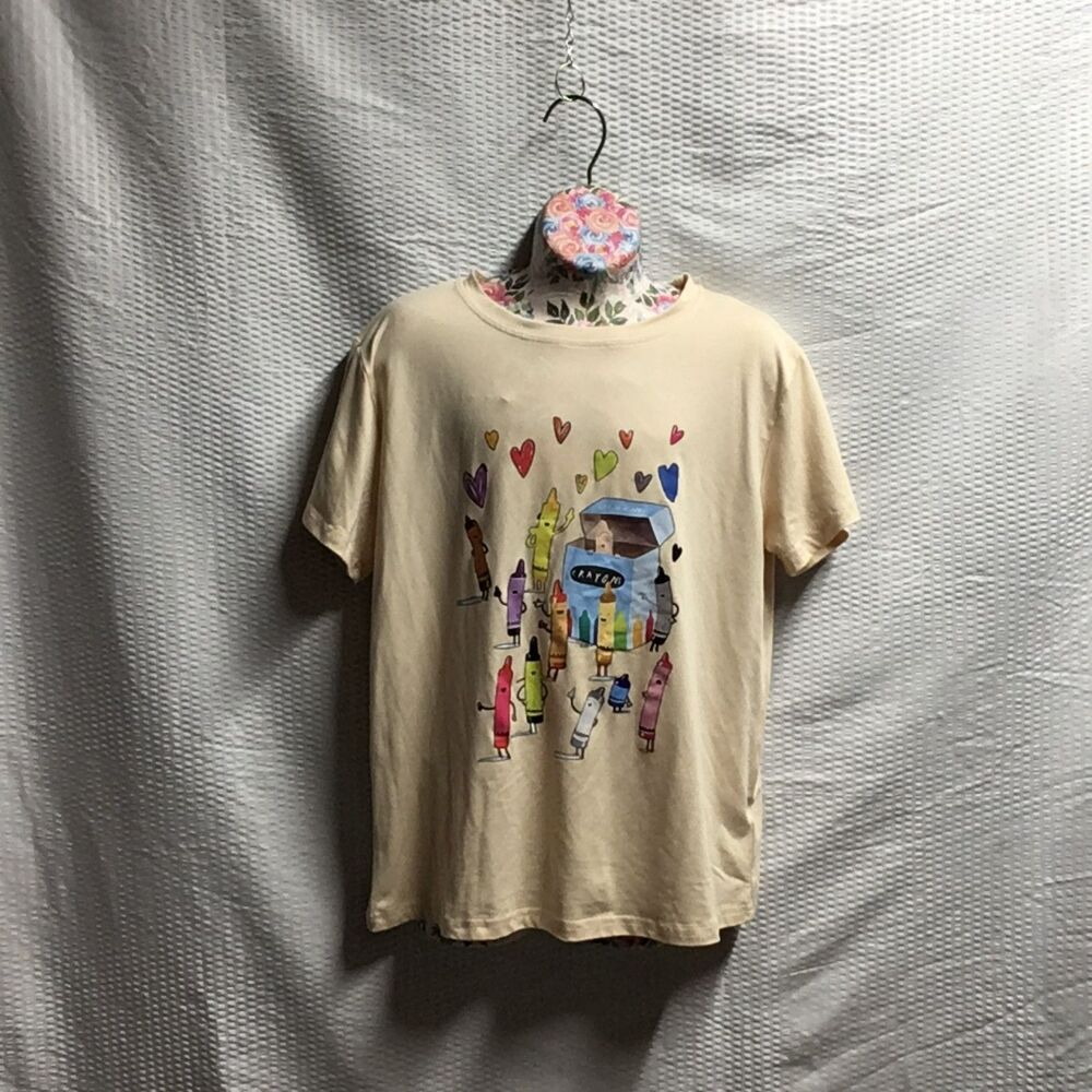 Cute Graphic Crayon & Hearts Tee – Unbranded – Fits Small/Medium